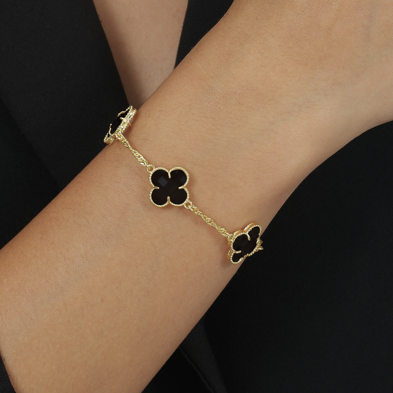 Pulseira 3 Trevos com Banho de Ouro 24K Preto